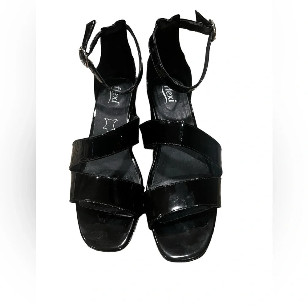 Flexi black patent platform sandals size 9.5